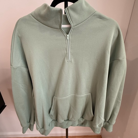 Multiple Sweater Bundle - Picture 2 of 5